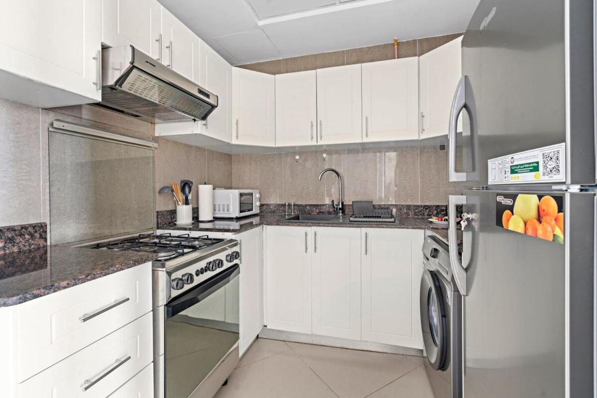 Silkhaus Modern 2 Bdr | Sea View | Oceanscape